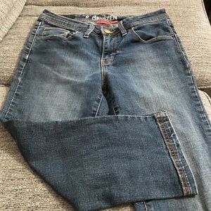 Denizen by Levi’s Women’s Medium Wash Capris